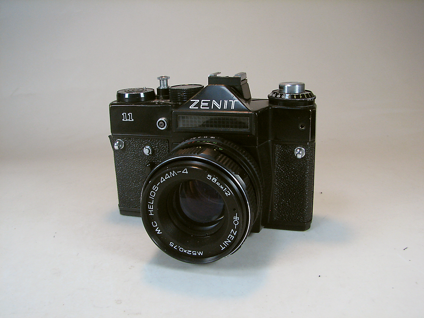دوربین کلکسیونی و قدیمی زنیت ZENIT 11