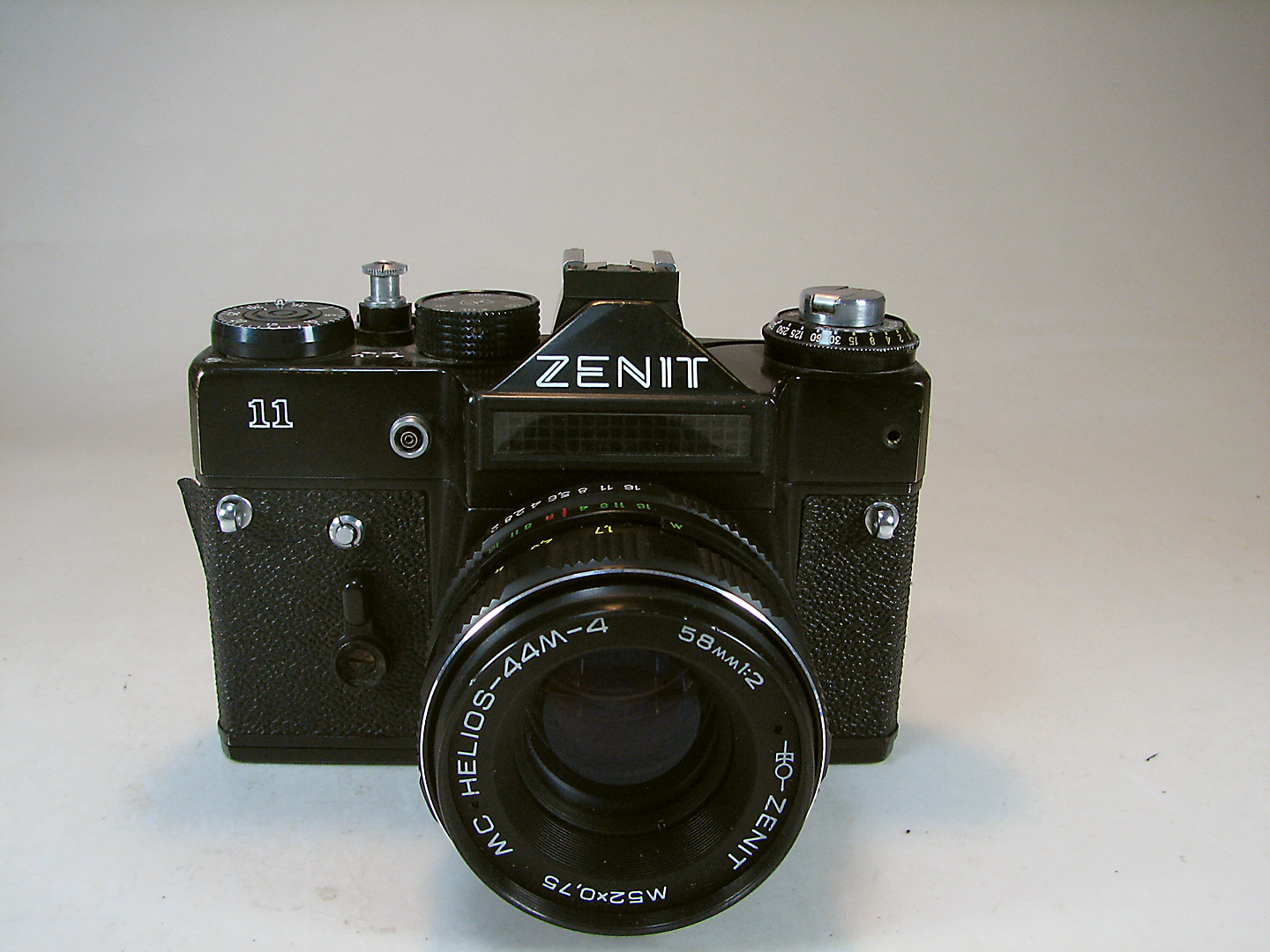 دوربین کلکسیونی و قدیمی زنیت ZENIT 11