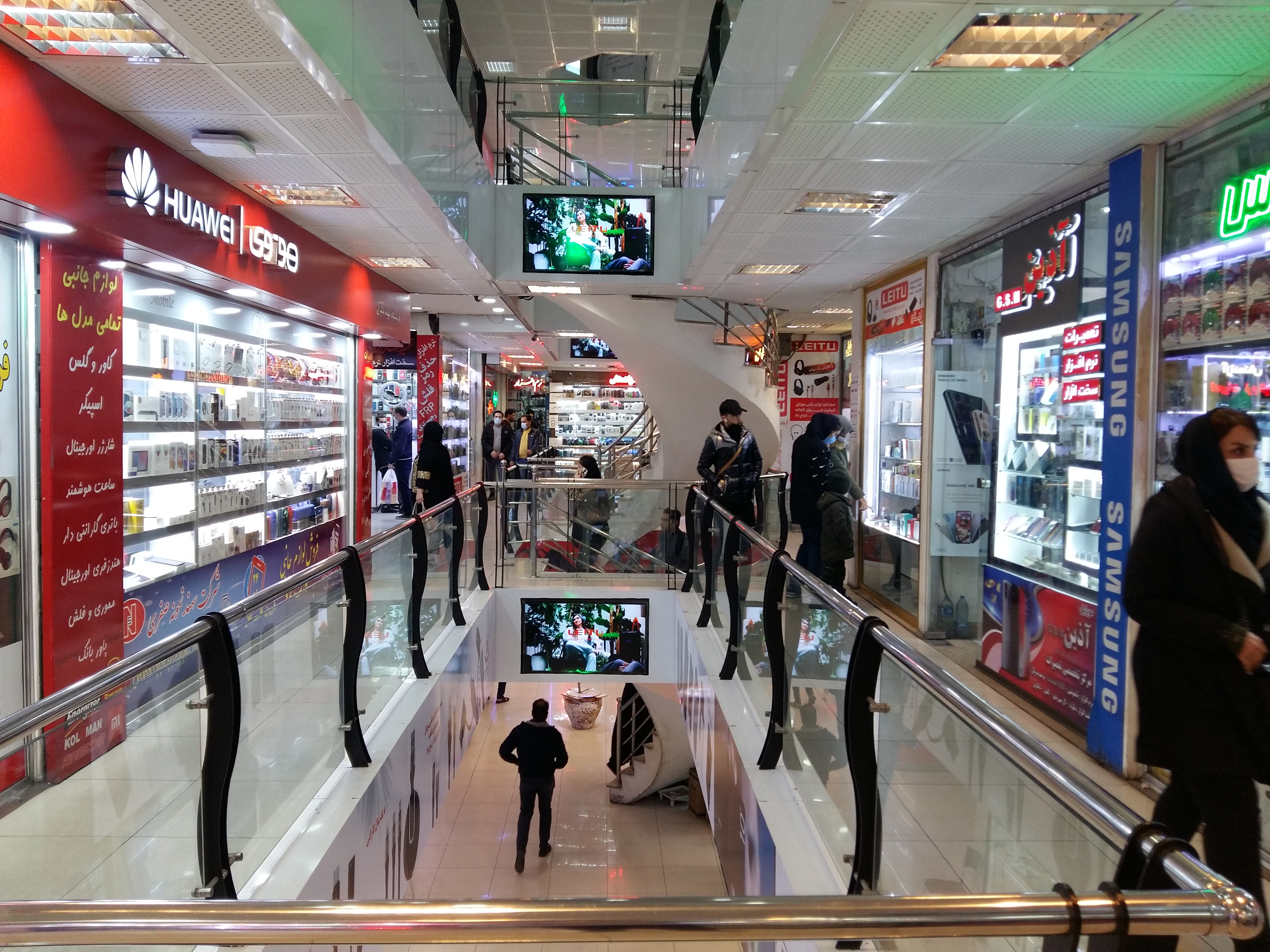 بازار موبایل تبریز کجاست؟